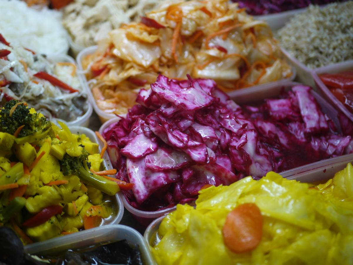 Infographic showing the connection between gut health and skin conditions